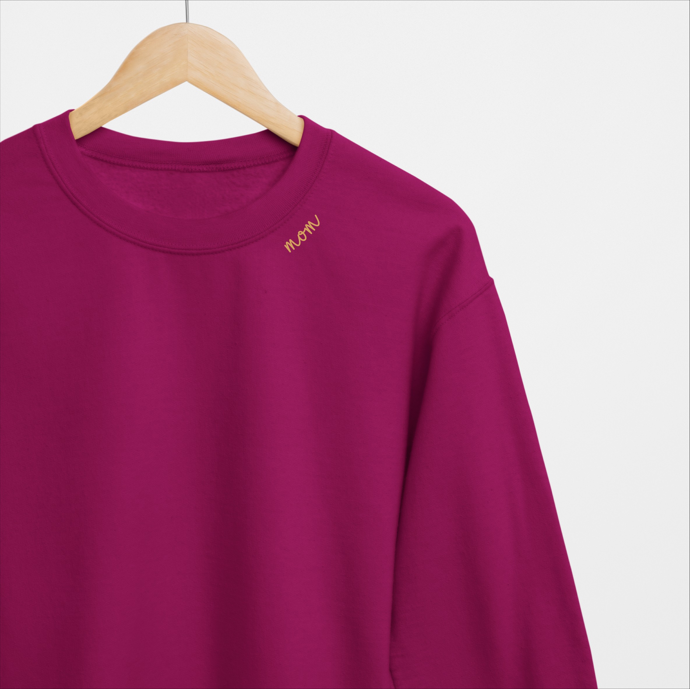 Embroidered Collar Organic Cotton Sweatshirt "Mom" - Image 5