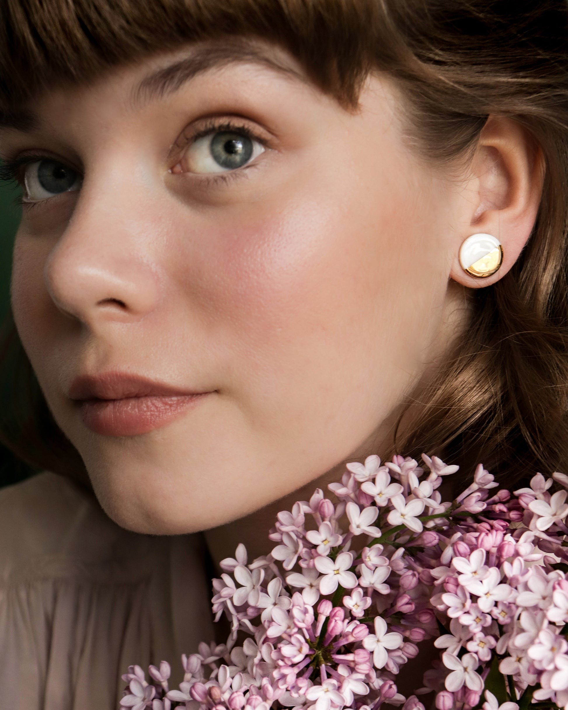 Porcelain Round Stud Earrings - White and Gold - Image 3